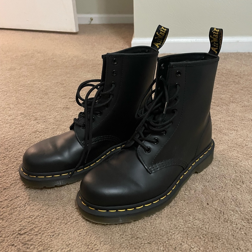 Dr. Martens 1460 lace up boots